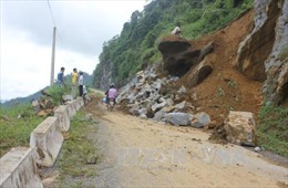 Nhiều tuyến đường bị sạt lở do mưa lớn tại Lào Cai